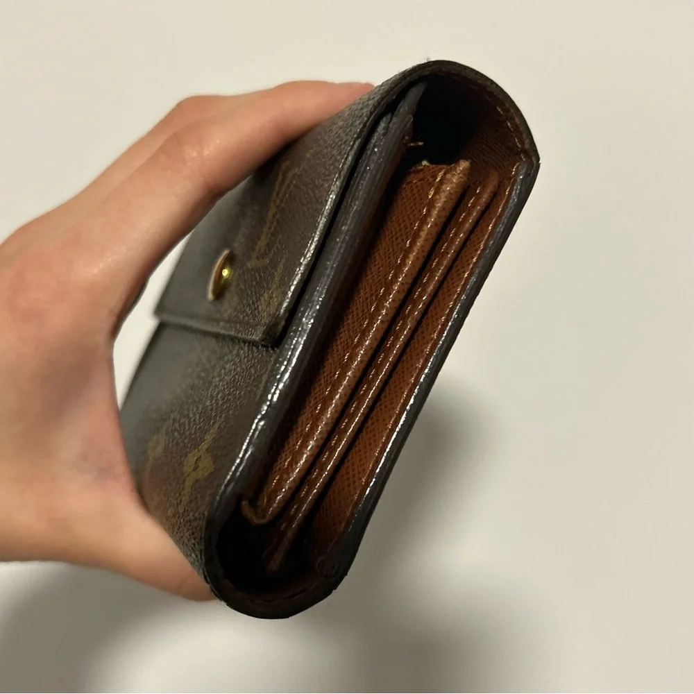 SOLD Louis Vuitton Alexandra Trifold Wallet - Picture 4 of 14